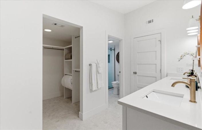 Image No.40-3 Bed Property for sale