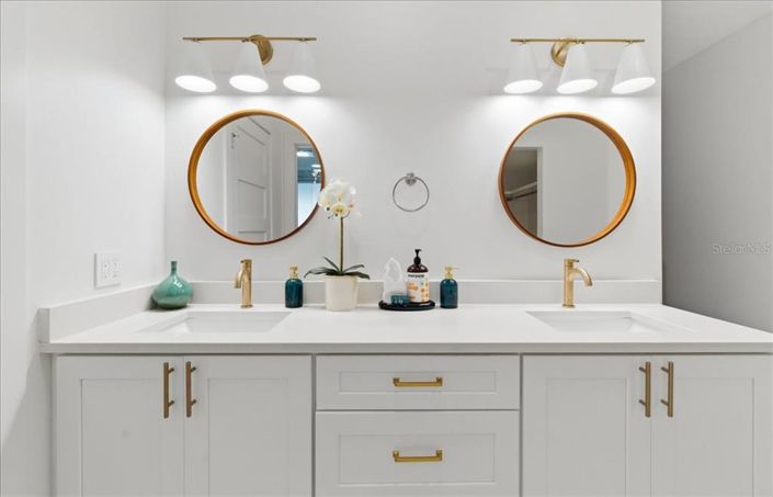 Image No.42-3 Bed Property for sale