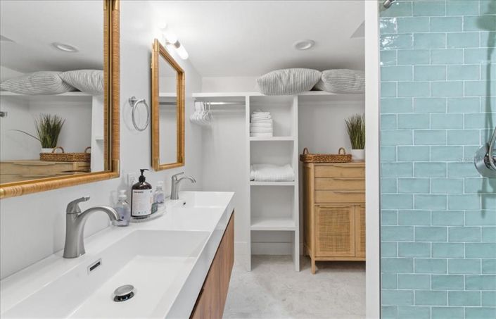 Image No.50-3 Bed Property for sale