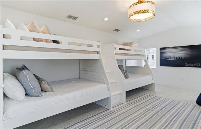 Image No.54-3 Bed Property for sale