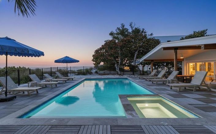 Image No.8-3 Bed Property for sale