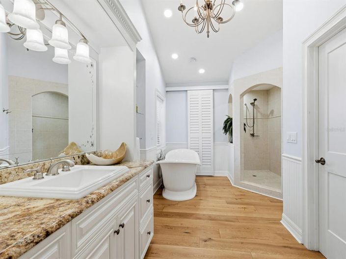 Image No.26-4 Bed Property for sale