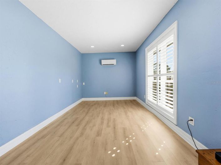 Image No.32-4 Bed Property for sale