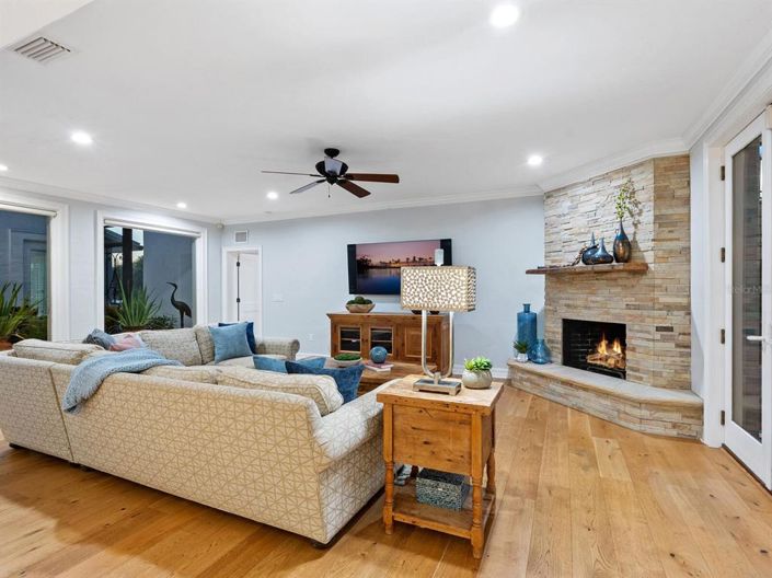 Image No.49-4 Bed Property for sale