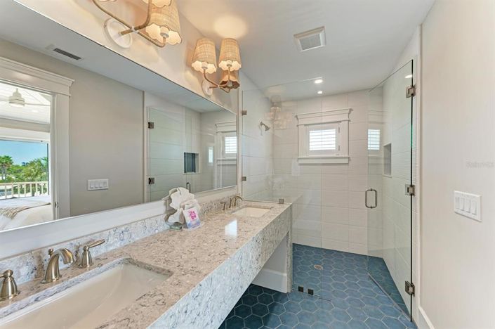 Image No.45-4 Bed Property for sale