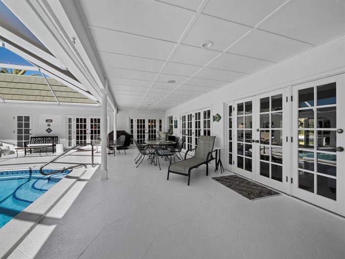 Image No.10-3 Bed Property for sale