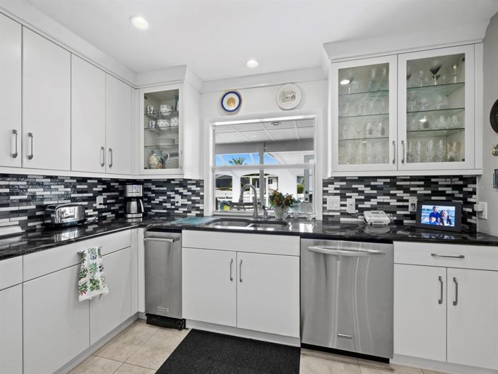 Image No.18-3 Bed Property for sale