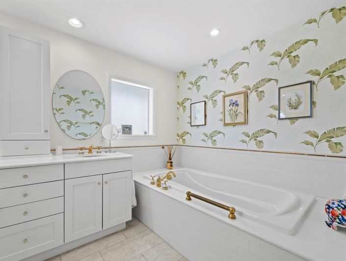 Image No.23-3 Bed Property for sale