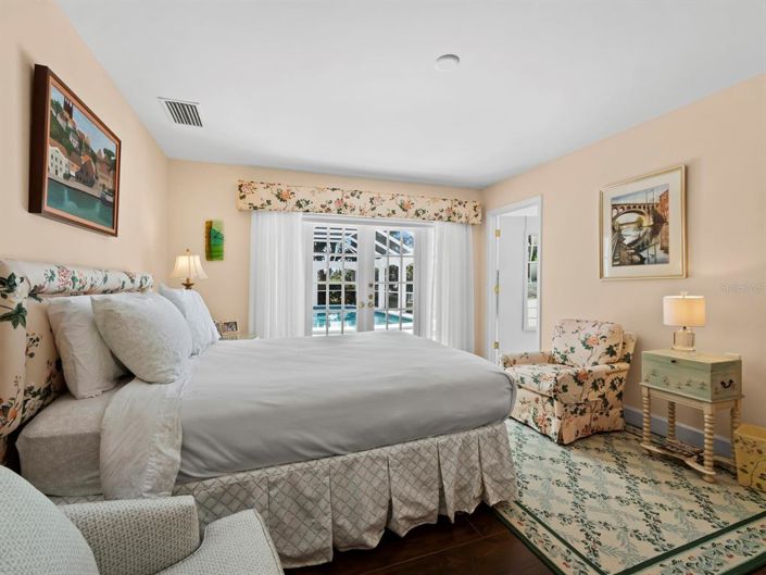 Image No.26-3 Bed Property for sale