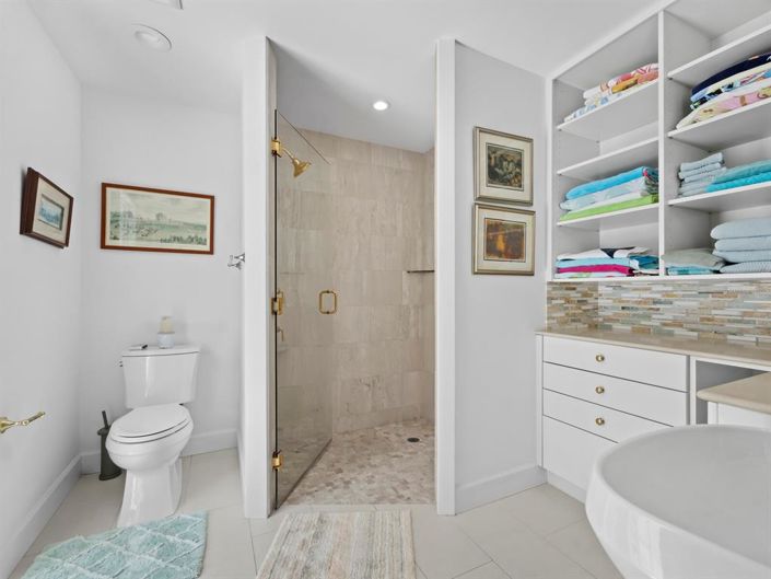 Image No.28-3 Bed Property for sale