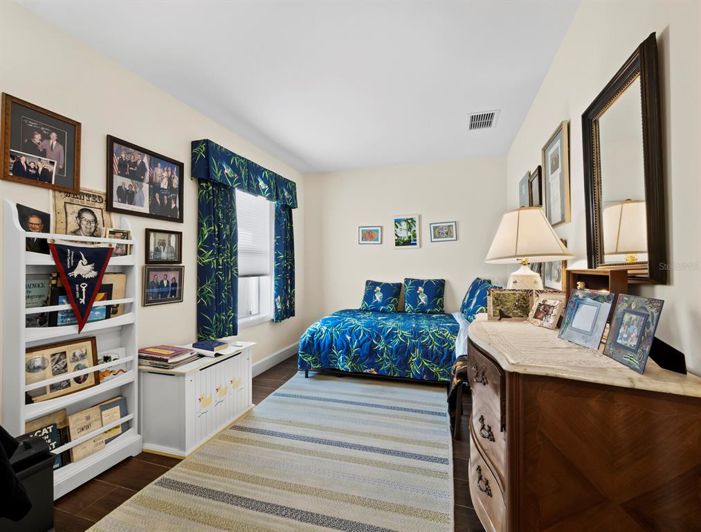 Image No.29-3 Bed Property for sale