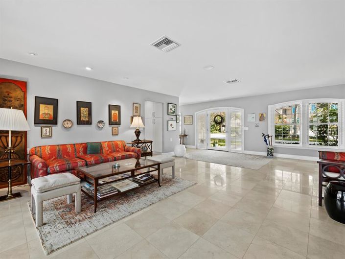 Image No.5-3 Bed Property for sale