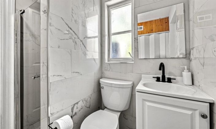 Image No.16-4 Bed Property for sale