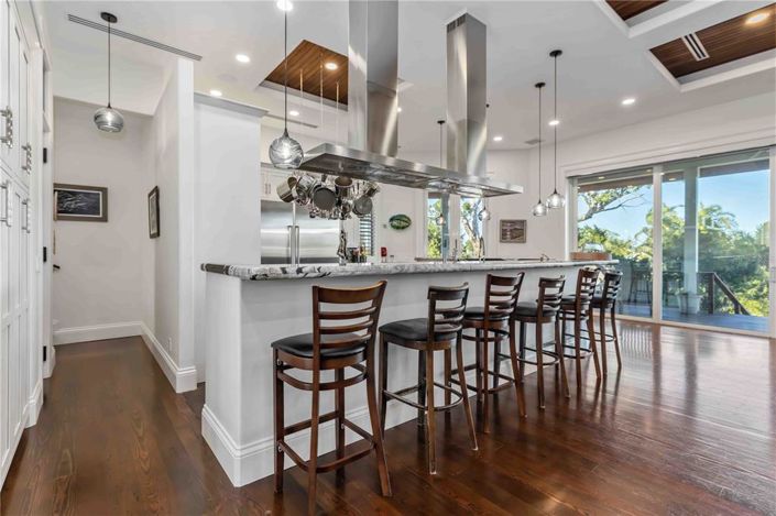 Image No.18-6 Bed Property for sale