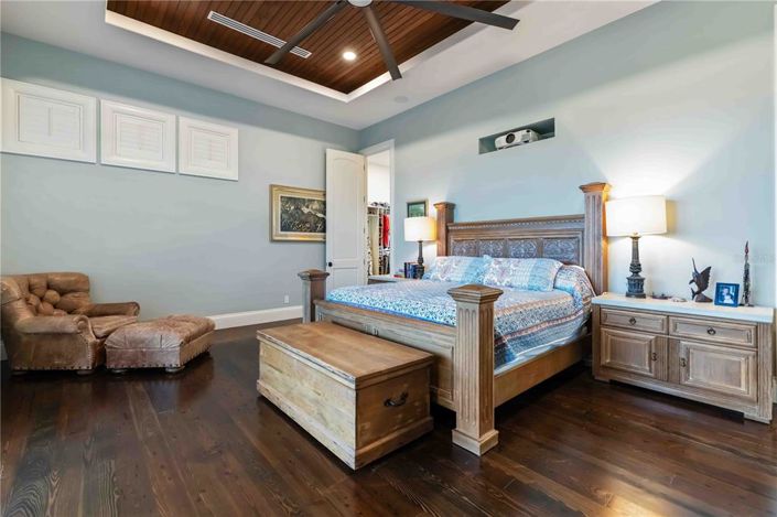 Image No.23-6 Bed Property for sale