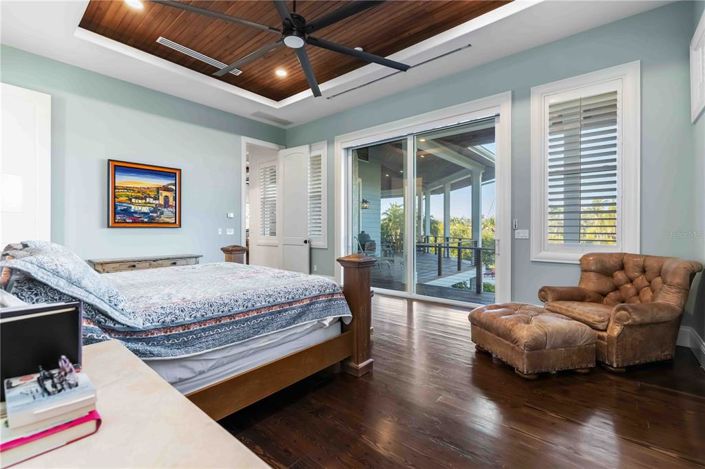 Image No.24-6 Bed Property for sale