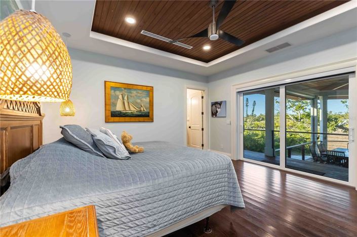 Image No.28-6 Bed Property for sale