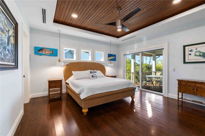 Image No.31-6 Bed Property for sale