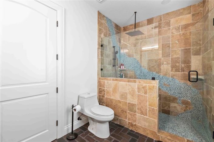 Image No.33-6 Bed Property for sale