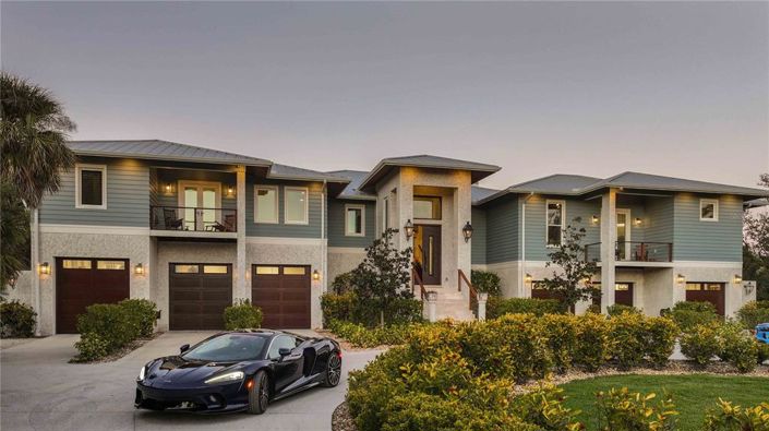 Image No.8-6 Bed Property for sale