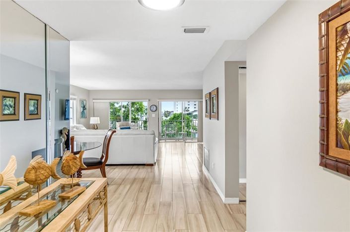 Image No.7-2 Bed Property for sale