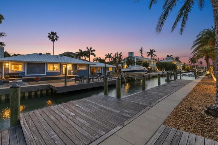 Image No.17-2 Bed Property for sale