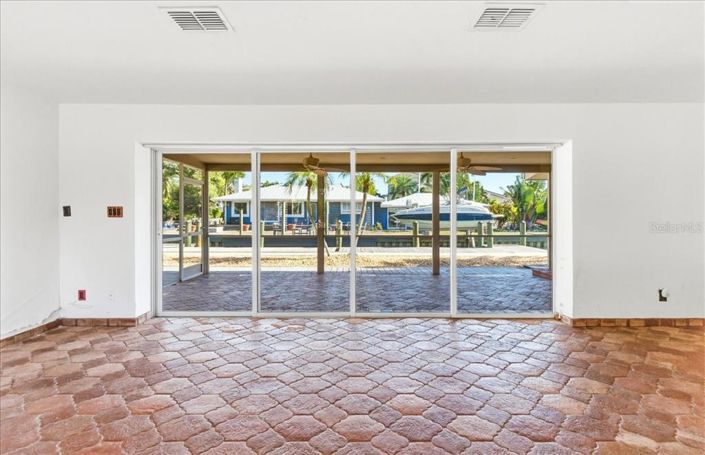 Image No.30-2 Bed Property for sale