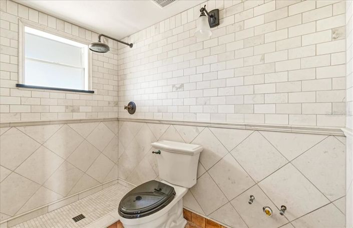 Image No.39-2 Bed Property for sale