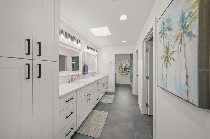 Image No.19-4 Bed Property for sale