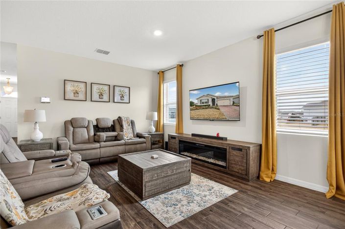 Image No.9-2 Bed Property for sale