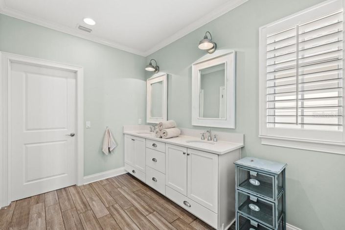 Image No.29-3 Bed Property for sale