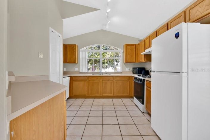 Image No.10-3 Bed Property for sale