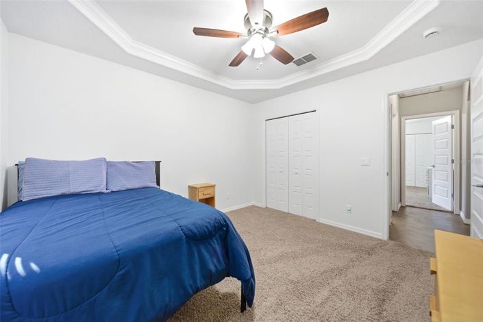 Image No.17-5 Bed Property for sale