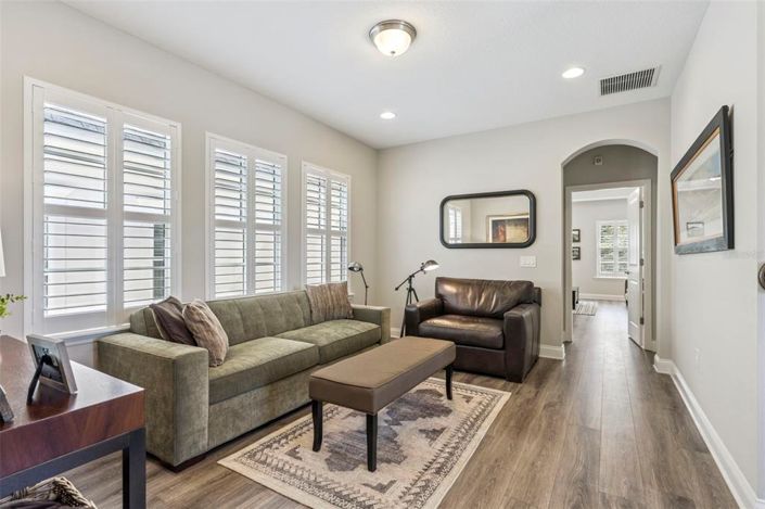 Image No.27-3 Bed Property for sale