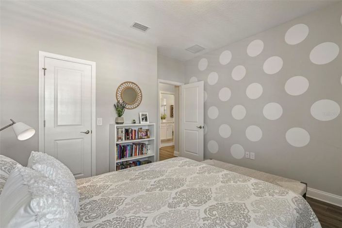 Image No.35-3 Bed Property for sale