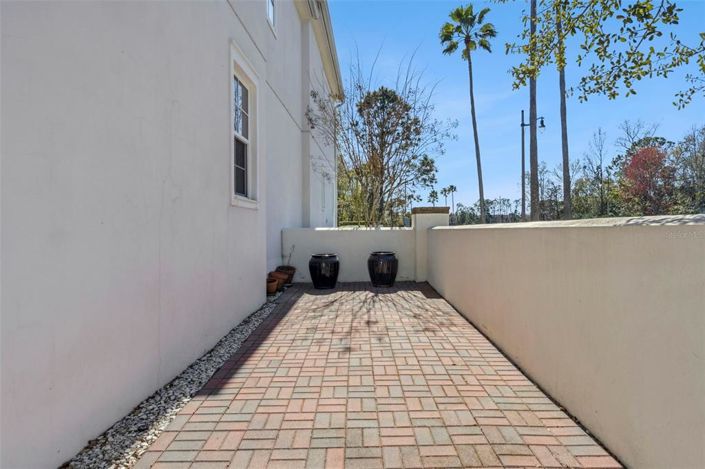 Image No.50-3 Bed Property for sale