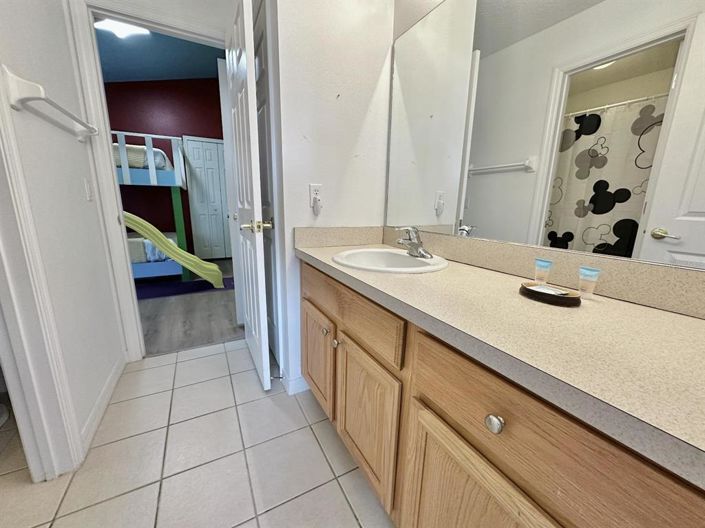 Image No.15-4 Bed Property for sale