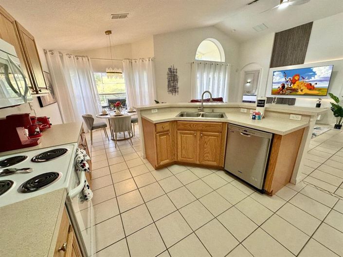 Image No.22-4 Bed Property for sale