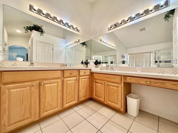 Image No.23-4 Bed Property for sale