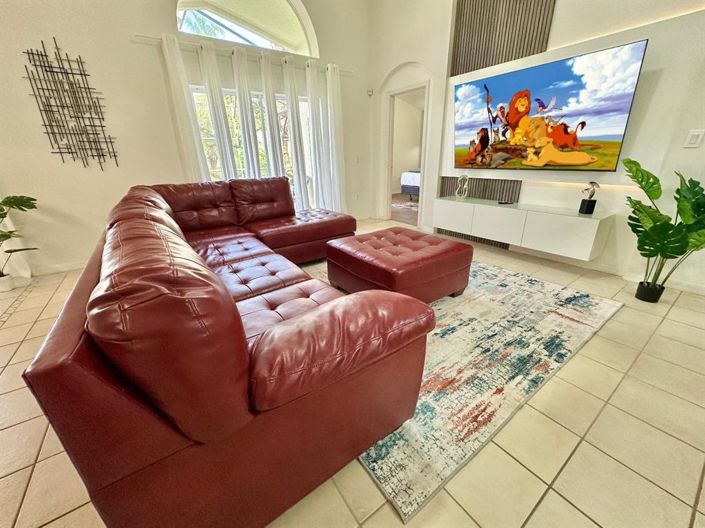 Image No.28-4 Bed Property for sale