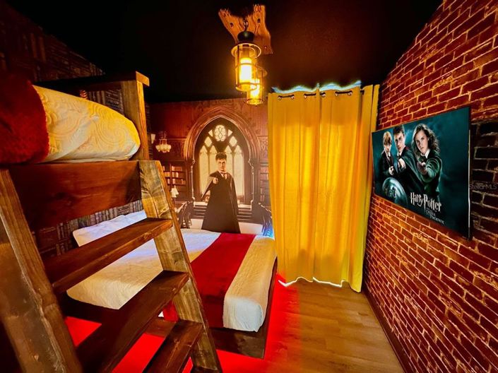 Image No.4-4 Bed Property for sale