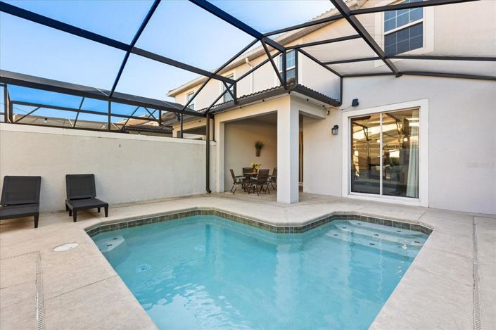 Image No.26-4 Bed Townhouse for sale