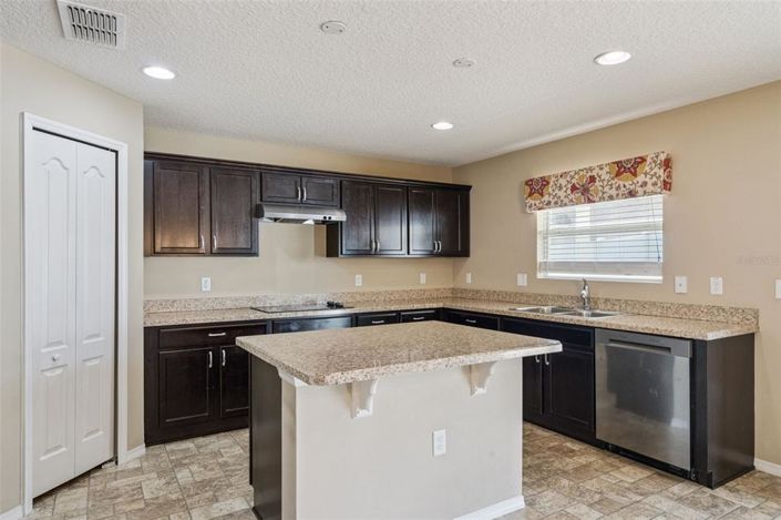 Image No.16-3 Bed Property for sale