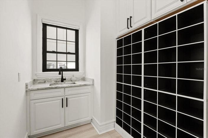 Image No.13-5 Bed Property for sale