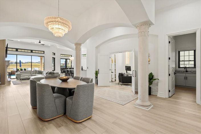 Image No.14-5 Bed Property for sale