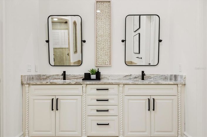 Image No.36-5 Bed Property for sale