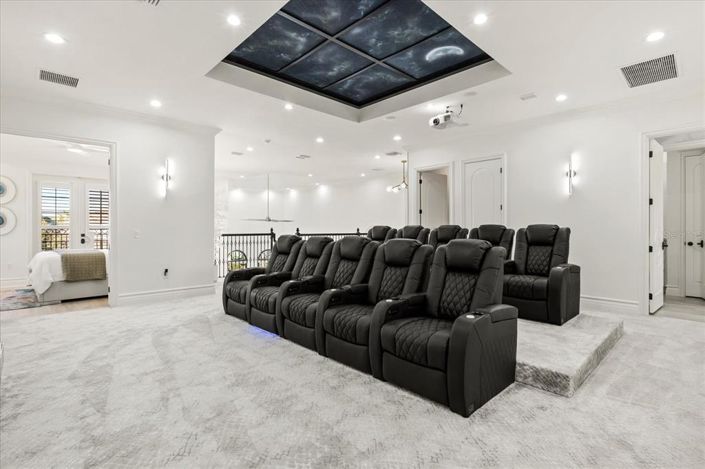 Image No.44-5 Bed Property for sale