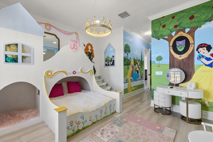 Image No.56-5 Bed Property for sale