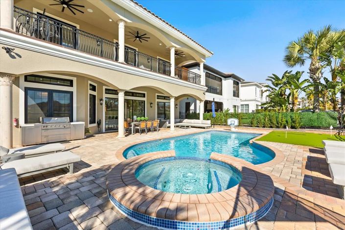 Image No.7-5 Bed Property for sale