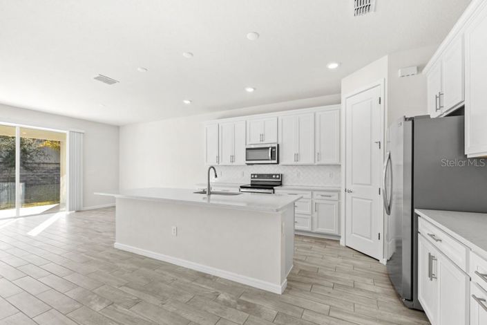 Image No.17-4 Bed Property for sale